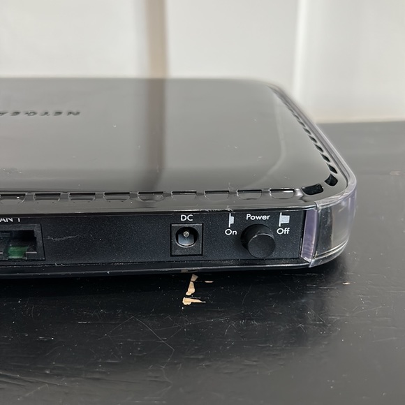 NETGEAR - UNIVERSAL DUAL BAND WIFI RANGE EXTENDER - Picture 4 of 5